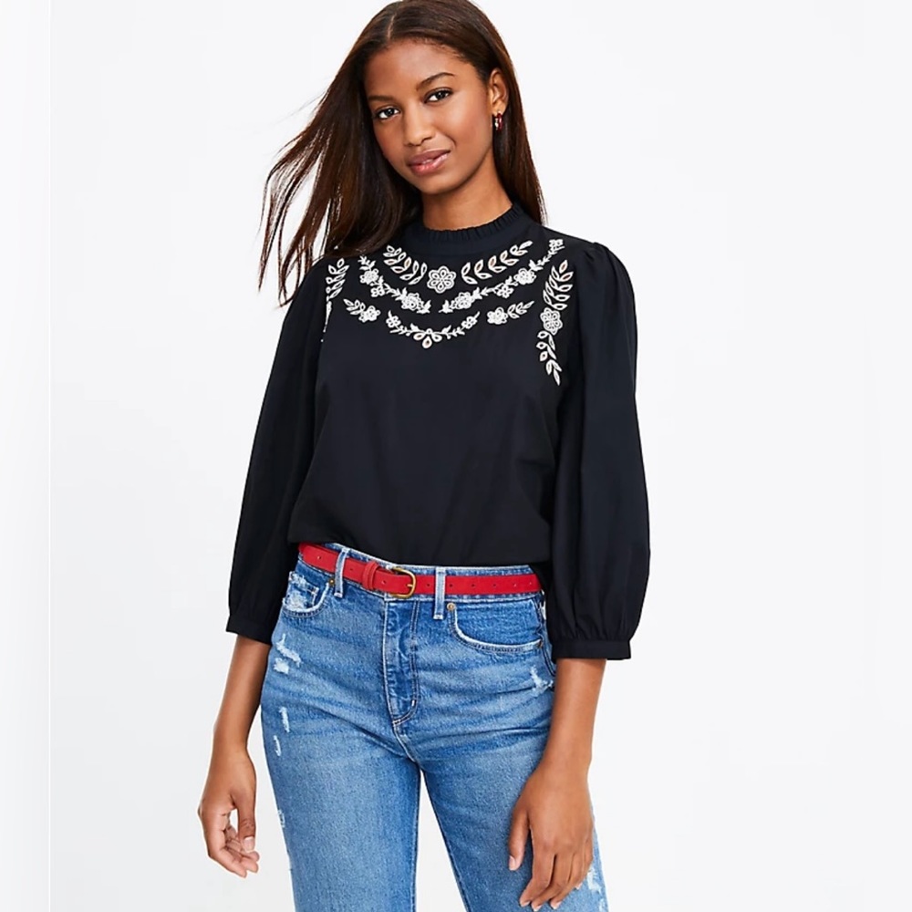 LOFT Women’s Eyelet Ruffle Neck Blouse / Size S / Excellent Condition / Black